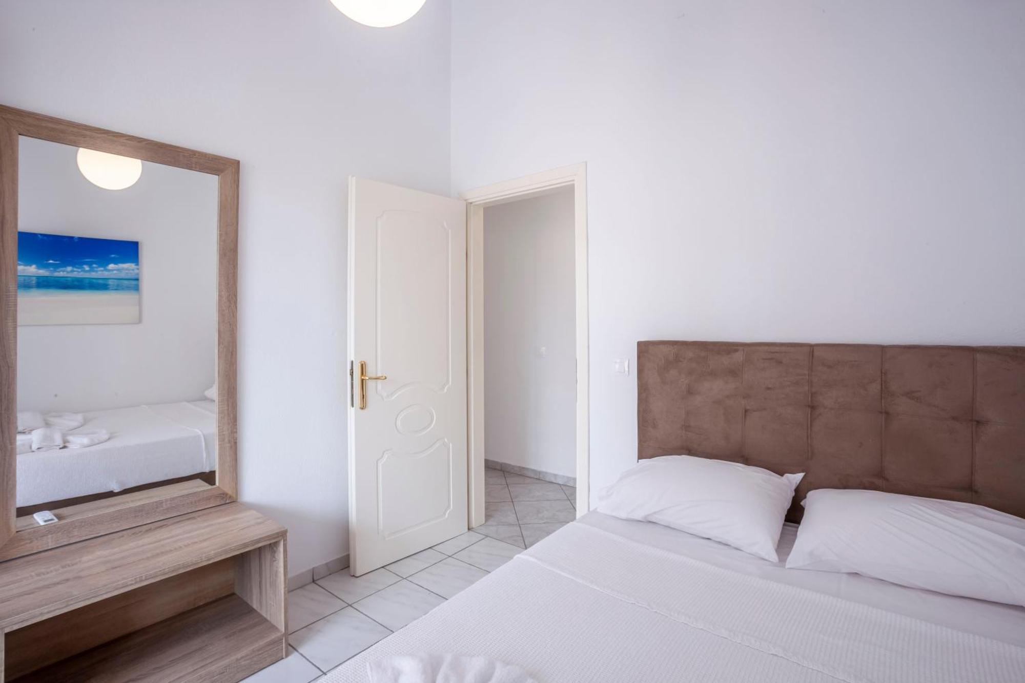 Aris Luxury Apartments Pefkochori Dış mekan fotoğraf