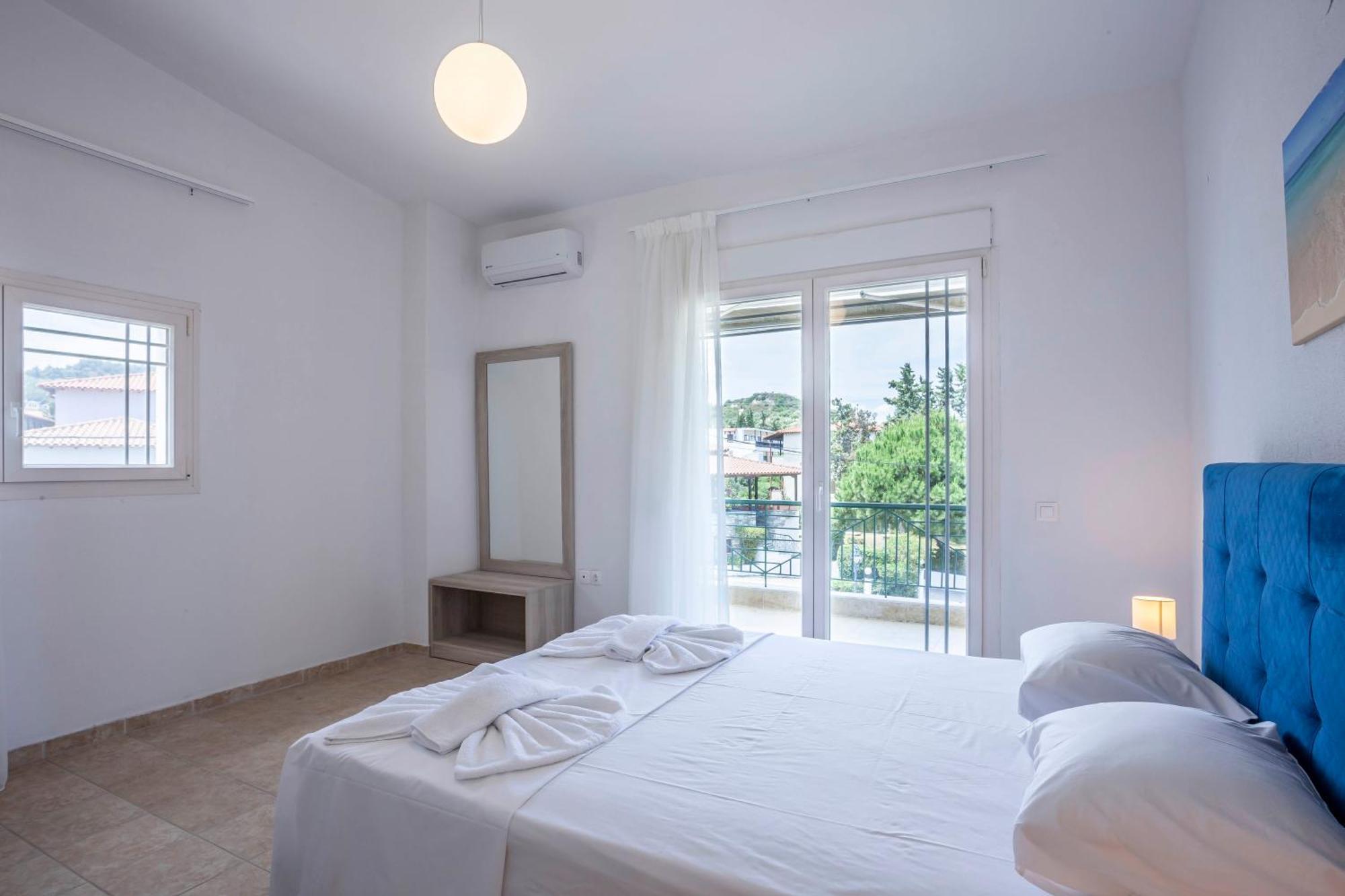 Aris Luxury Apartments Pefkochori Dış mekan fotoğraf